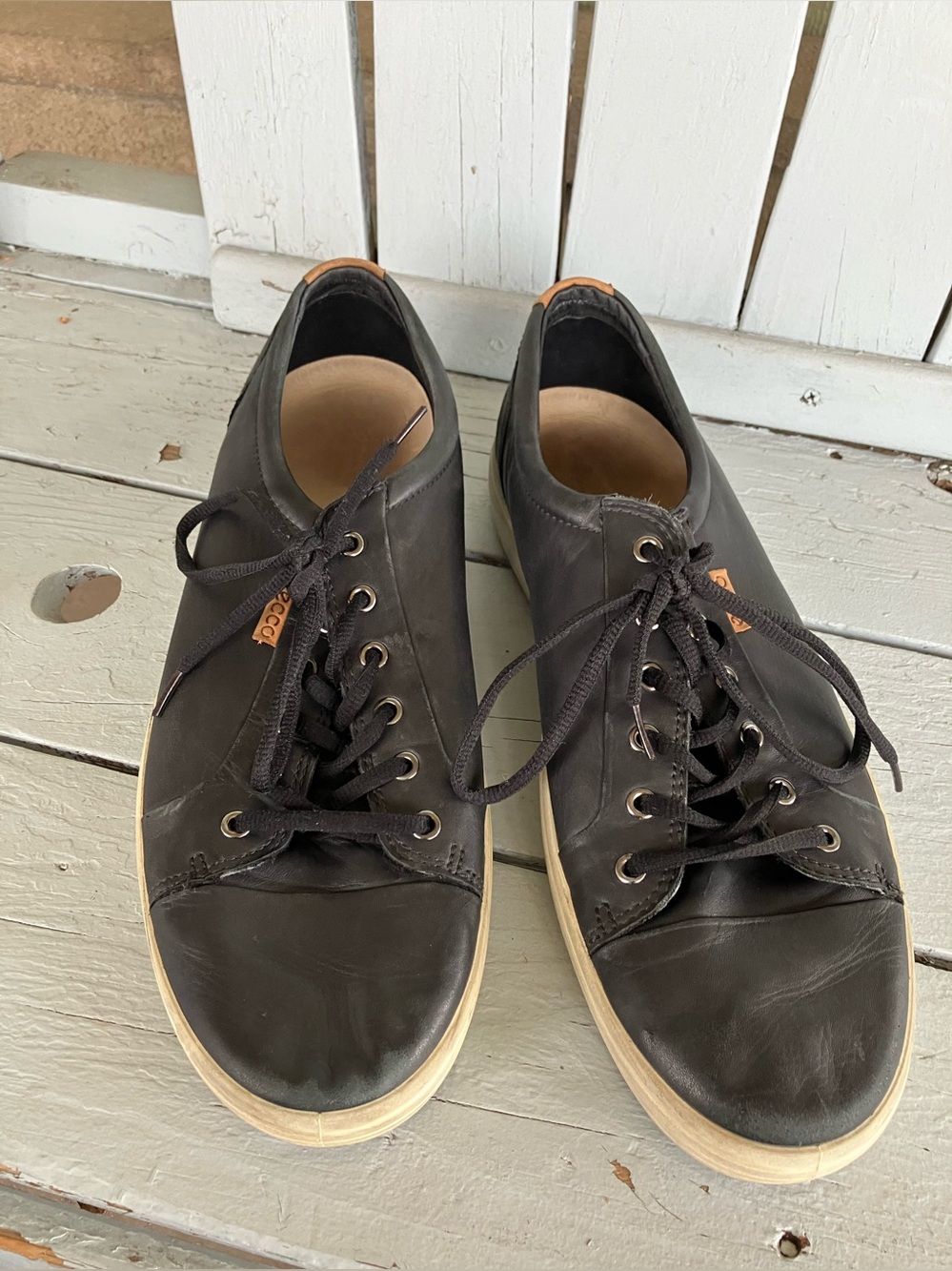 Ecco Soft Black Leather Low-Top Sneakers with Cream Sole